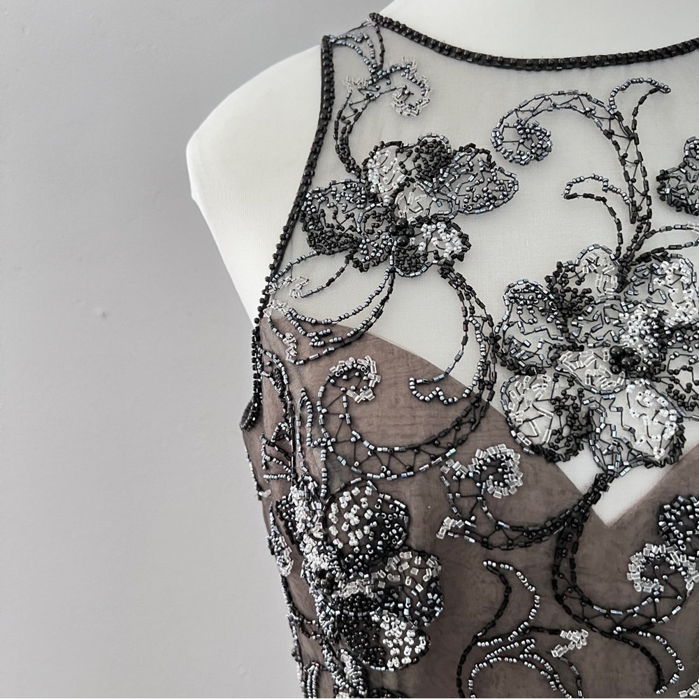 Stephen Yearick & Lillie Yubin Black silk beaded Evening gown size medium - Picture 4 of 16